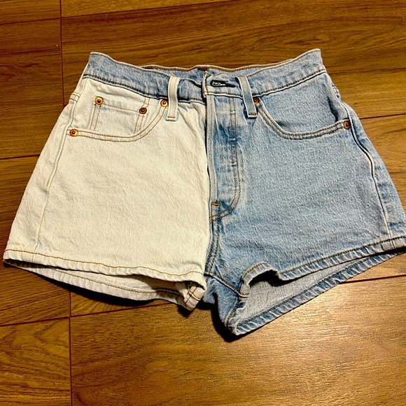 Levi Jean shorts - Picture 1 of 3
